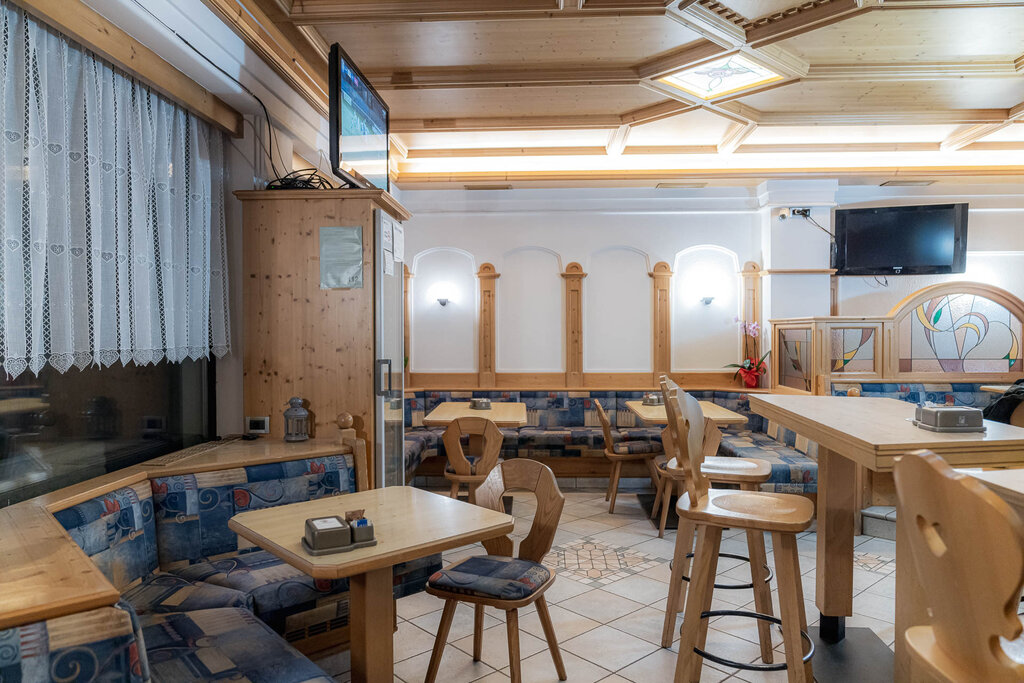 Content Dam Org 3 Images Full Rights Gusto Bar Caffe Moena  Ricevitoria Bar Caffe Moena Ricevitoria Archivio Apt Val Di Fassa Mrizzi 01